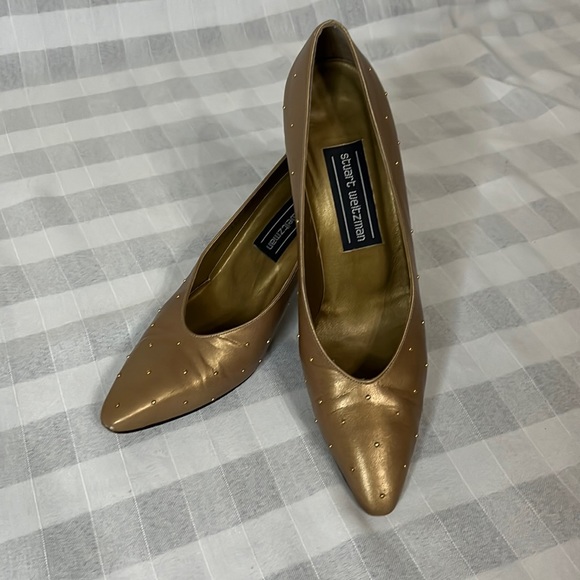 Stuart Weitzman gold with gold round studded 3” heels/pump - Picture 6 of 17
